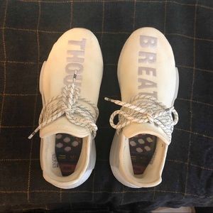 DS NEVER WORN ADIDAS PHARELL NMD